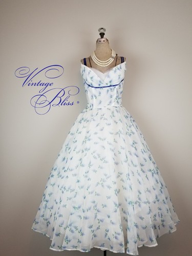 Beautiful vintage 1950 white - vintage,